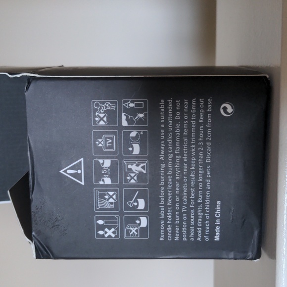 Supreme Lights Scented Candle - Picture 5 of 6